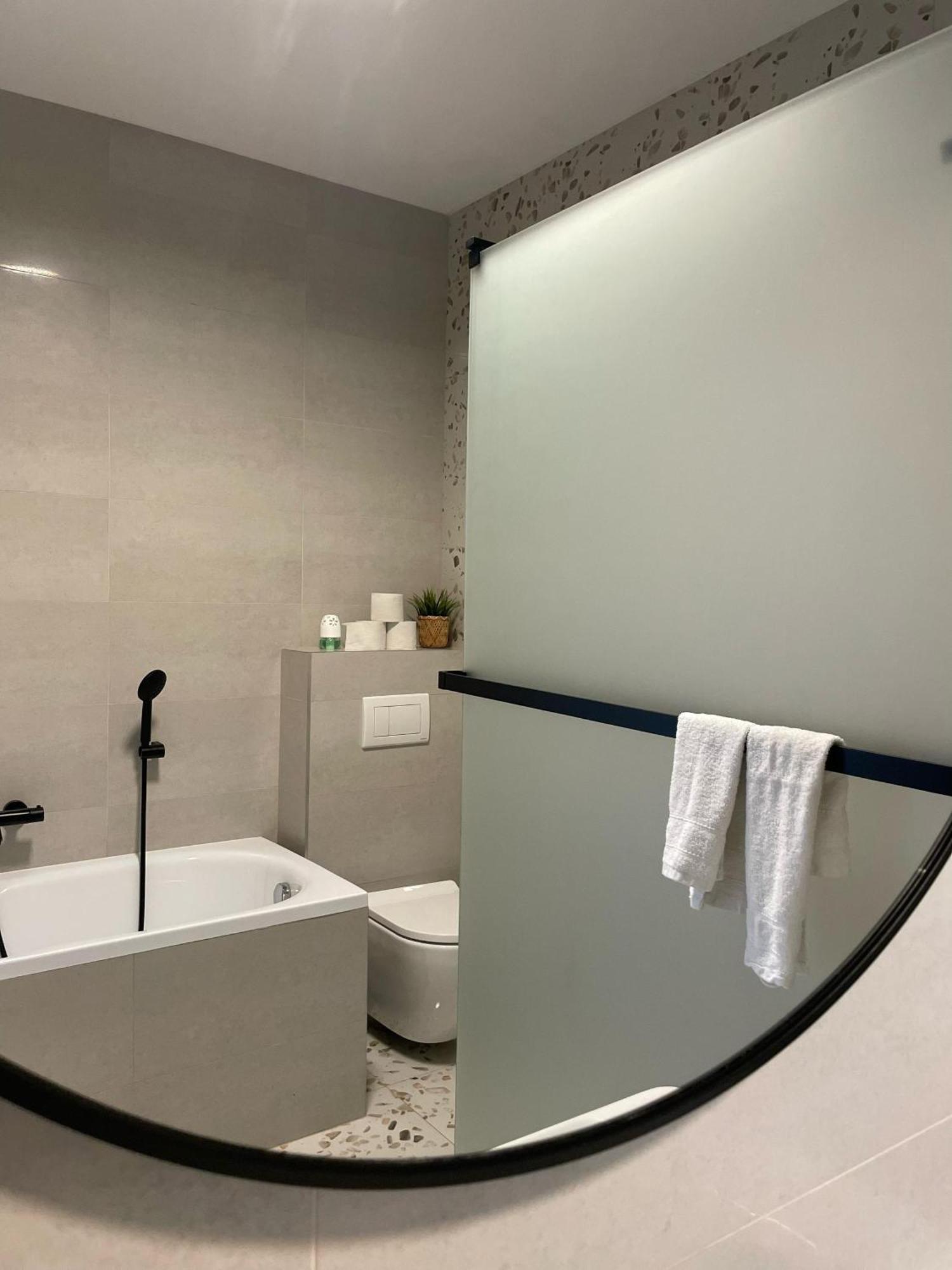 Klimatizovany Apartmanovy Dom, S Virivkou, 1B Senec Extérieur photo