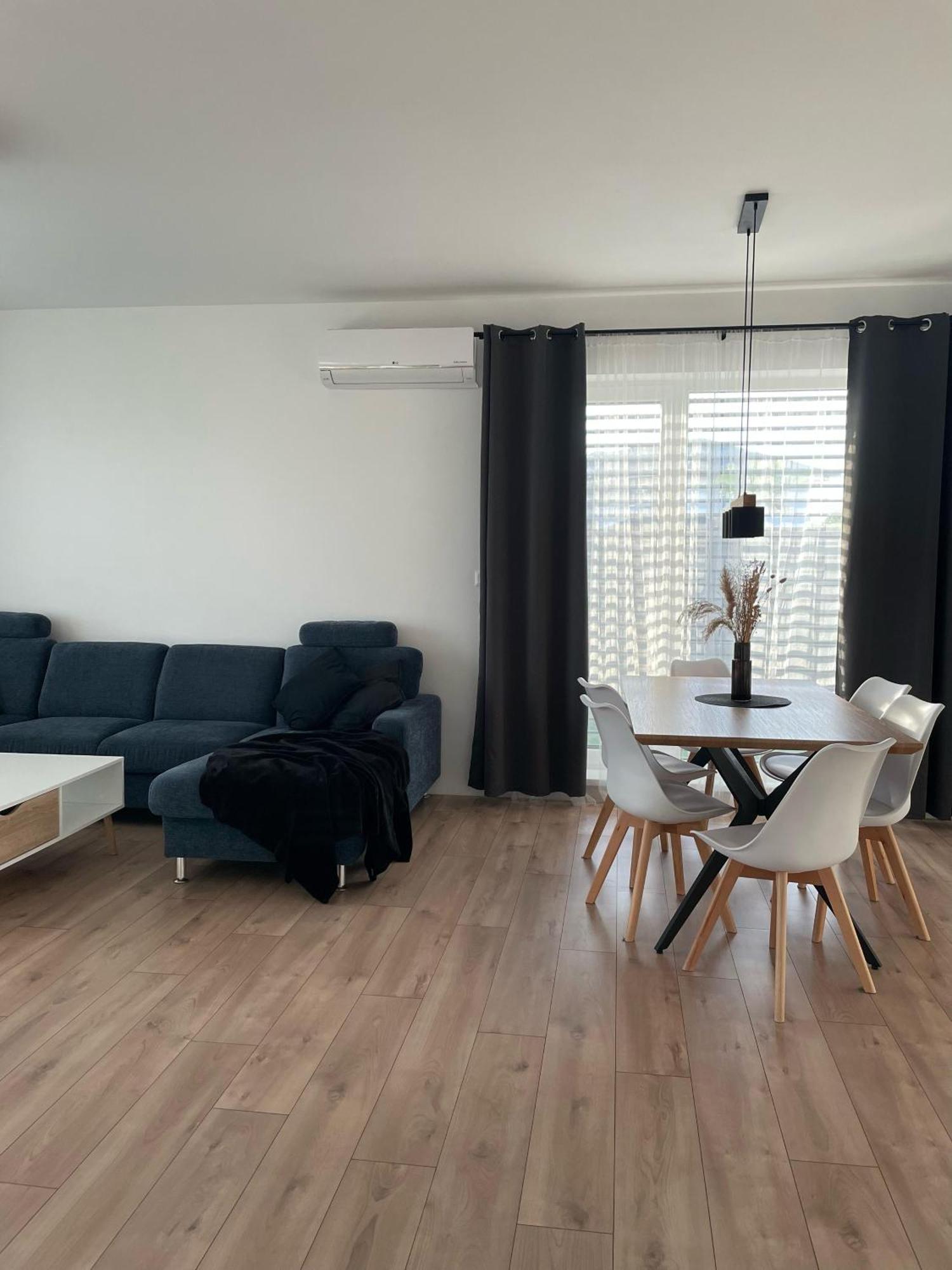 Klimatizovany Apartmanovy Dom, S Virivkou, 1B Senec Extérieur photo